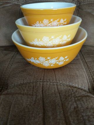 Vintage Set Of 3 Pyrex Butterfly Gold 2 Nesting Mixing Bowls 401,  402,  403