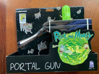 2017 Adult Swim Rick And Morty Sdcc Exclusive Chrome Portal Gun,  Nib