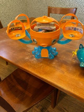 Fisher Price Octonauts Octopod,  Gup - A and 8 figurines.  Ages 3 - 6 years. 3