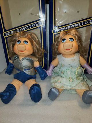 Vintage 1981 Fisher - Price Miss Piggy Dress - Up Muppet Doll 2 Dolls 3 Dresses