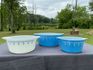 Vintage Pyrex Snowflake Blue Garland Cinderella Nesting Bowls Set Of 3