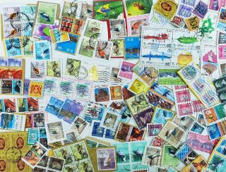 Hong Kong Kiloware - Stamps On Paper - Approx 35 Grams - Birds -