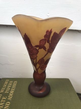 Vintage Petrache Cameo Art Glass Vase Made In Romania 6 - 3/4”