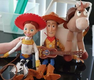 Disney/pixar Toy Story 2002 Pullstring Woody Jessie Bullseye Guitar Rope Hats