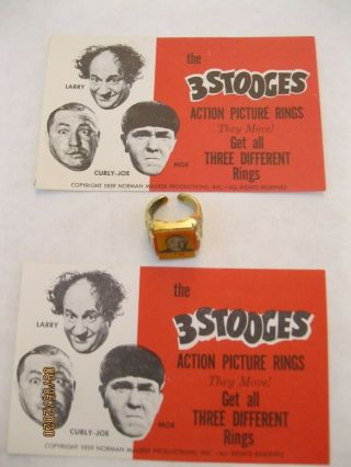 Three Stooges 1959 Flicker Curly Ring With Two Advertisement Cards.