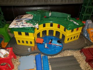 Thomas and Friends Station Playset Thomas the Train Fisher - Price & Trains 2