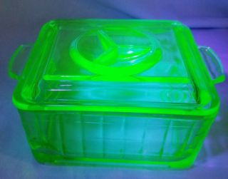 Vintage Green Vaseline Uranium Glass Refrigerator Dish With Lid