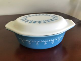 Vtg Pyrex 043 Snowflake Blue Garland 1 1/2 Qt Covered Oval Casserole Ovenware