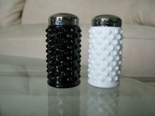 Vintage Fenton Hobnail Black & White Salt & Pepper Shakers W Or Stickers Ex