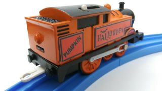 custom Pumpkin Halloween train Thomas & friends trackmaster motorized Youtube 2