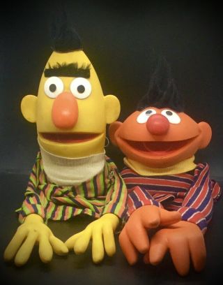 Htf Rare Vtg Sesame Street Big Bert & Ernie Rubber Cloth & Puppets In Gc
