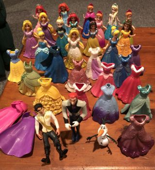 15 Disney Princess Magic Clip Dolls.  Belle Merida Ariel Snow White & Much More