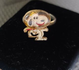Snoopy Vintage Ring Collectible United Features Cartoon Character Tv Movies