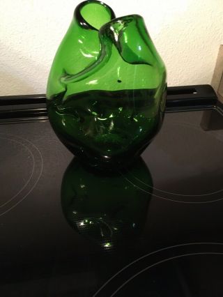 Benko Glass Emerald Green Pinch Vase 6 1/2” Tall - Mid - Century Modern Great Cond