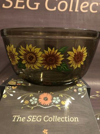 Anchor Hocking,  1.  5 Quart,  Amber Glass Mixing Bowl W/sunflower Design