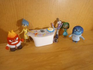 Disney Pixar Inside Out Console Playset W/ Joy Anger Sadness Fear Disgust Figure
