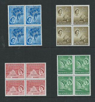 Seychelles - Sc 173 - 90/sg 174 - 88 First Queen Set In Mnh Blocks Of Four