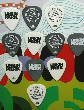 Linkin Park 11 - Guitar Pick Tribute With Chester Bennington