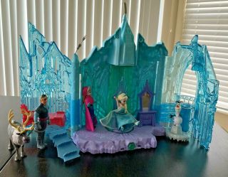 Disney Frozen Magical Lights Ice Castle Palace Playset Light Up House Furniture