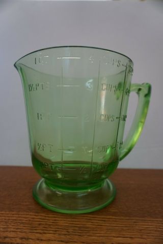 Vintage Green Uranium Glass Measuring Cup 1 Qt 4 Cups 32 Oz Pedestal Base
