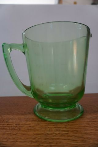 Vintage Green Uranium Glass Measuring Cup 1 Qt 4 Cups 32 oz Pedestal Base 3