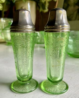 Hazel Atlas Glass Florentine No 2 Poppy Green Salt & Pepper Shaker Set Metal