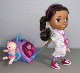 Doc Mcstuffins Walk - N - Talk Doll With Mobile Vet Center Clinic Doctor