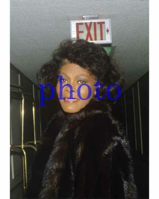 Dionne Warwick 2,  Wrapped In Fur Coat,  8x10 Photo,  Closeup