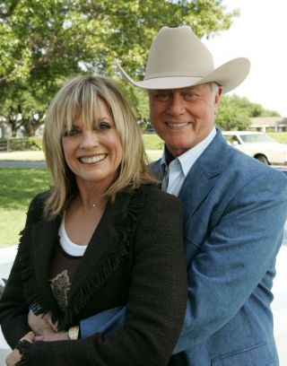 Dallas - Tv Show Photo E - 35 - Larry Hagman,  Linda Gray