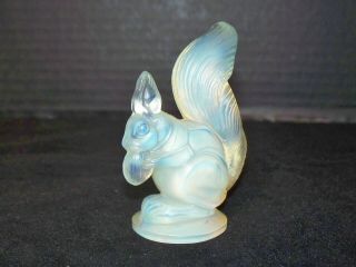 Sabino Art Glass Opalescent Squirrel Figurine Made In France 3 1/4 " Tall