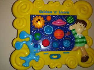 2000 Mattel Blues Clues Skidoo N Learn Solar System Planet Game Toy Learning