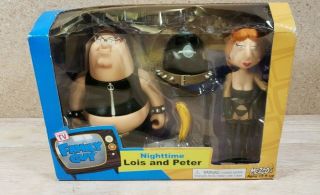 Family Guy Familyguy Nightime Lois And Peter Figures Mezco