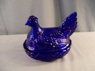L.  E.  Smith Cobalt Blue Glass Hen On The Nest Covered Candy Dish