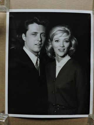 Kathie Browne And Edd Byrnes Candid Tv Photo 1961 77 Sunset Strip