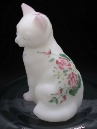 Fenton Glass Rose Garden White Satin Cat Painted Roses Pink Blush 3.  5 " Figurine
