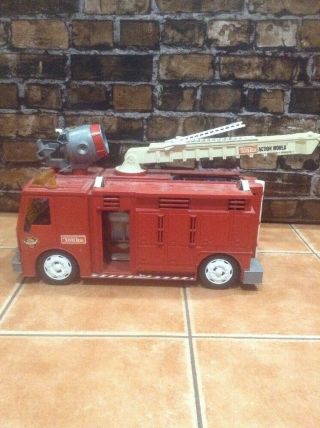 Vintage 1996 Tonka Fire Truck Action World Play Set W/ Firemen Action Figures