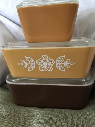 3 Vintage Pyrex Refrigerator Bowls With Lids Brown / Orange