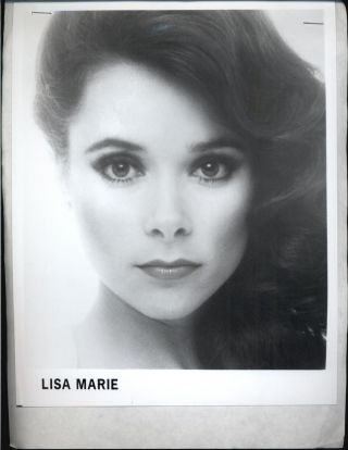 Lisa Marie - 8x10 Headshot Photo W/ Resume - We Are Still Here