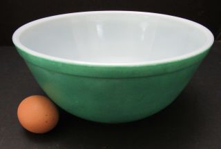 Vintage Pyrex Primary Green Mixing Bowl 403 2.  5 Quarts [f]