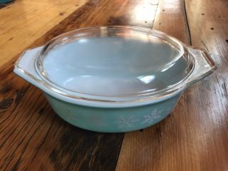 Vintage Pyrex White Snowflake On Turquoise 043 1 1/2 Qt Casserole Dish W/ Lid