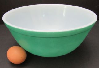 Vintage Pyrex Primary Green Mixing Bowl 403 2.  5 Qt [e]
