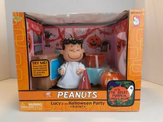 Memory Lane Peanuts Lucy At The Halloween Party Playset Open Box