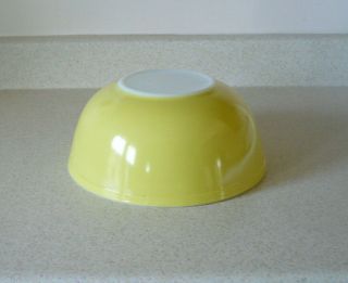 Vintage Pyrex Yellow 4 QT.  Mixing Bowl 404 2