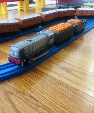 Tomy Trackmaster Dennis With Roof Tile Cargo Cars 2005 Full Set Rare.