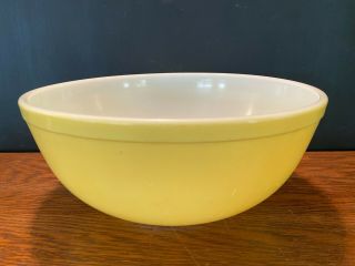 Vintage Pyrex Yellow Primary Color Mixing Bowl 4 Qt No Numbers On Bottom (1)