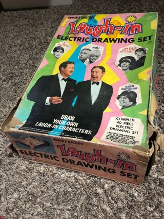 Vintage Rowan & Martin ' s Laugh - In electric drawing set.  Rare.  Great 2