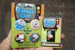 Family Guy Universal Studio 3 - D Collector Pin & 4 Button Set (and)