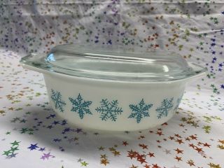Vintage Pyrex Turquoise Snowflake White Oval Casserole W/lid 045 2.  5 Qt