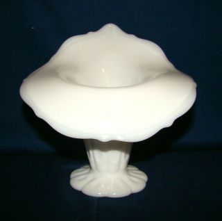 Vintage Fenton Thumbprint Milk Glass Jack In The Pulpit Tulip Vase