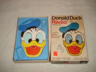 Vintage Walt Disney Donald Duck Am Transistor Radio C.  1970s